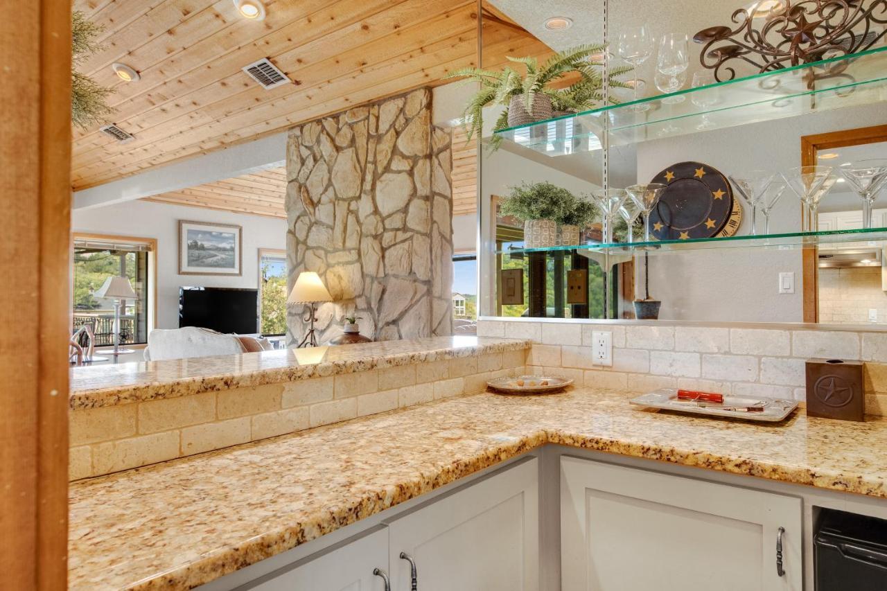 Spicewood Treehouse Villa Exterior photo