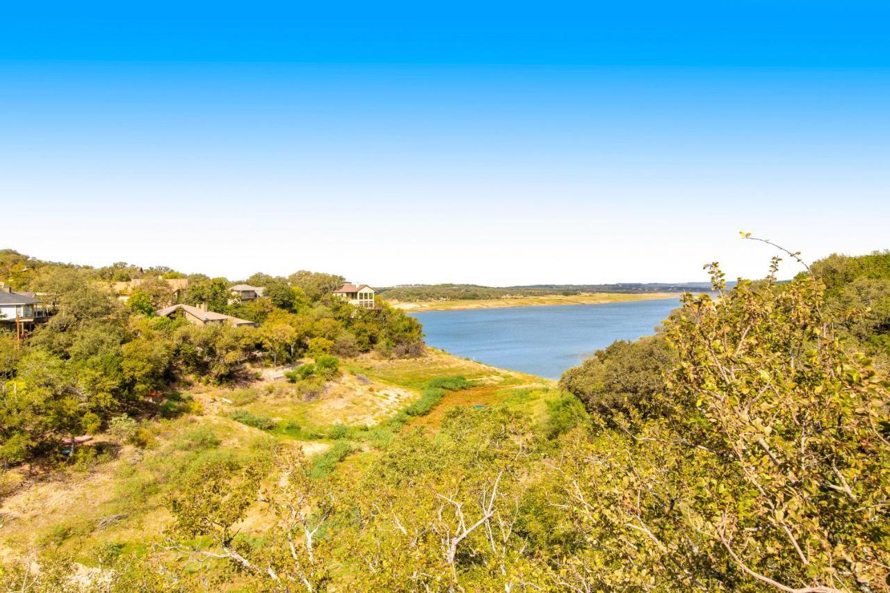 Spicewood Treehouse Villa Exterior photo